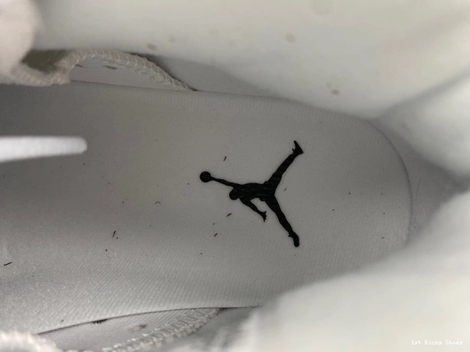 1st Kicks 6 Air Jordan Oreo Reverse CT8529-112 0819